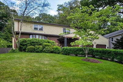 60 Fox Chase Ln, West Hartford, CT 06107 United States
