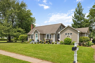 64 Red Top Dr, West Hartford, CT 06110 United States