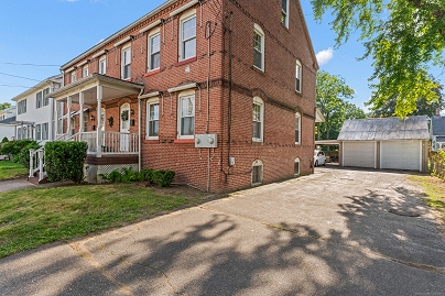 28 Chestnut St, Windsor Locks, CT 06096 United States