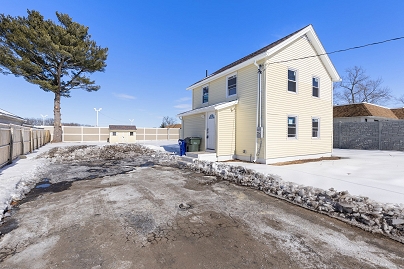 588 North St, Windsor Locks, CT 06096 United States