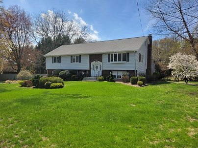 19 Pioneer Dr, Windsor, CT 06095 United States