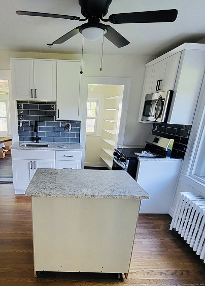 53 Bina Ave, Windsor, CT 06095 United States