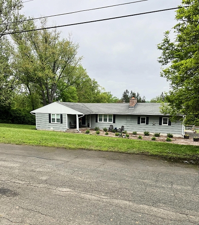 49 Warner Rd, Bridgewater, CT 06752 United States