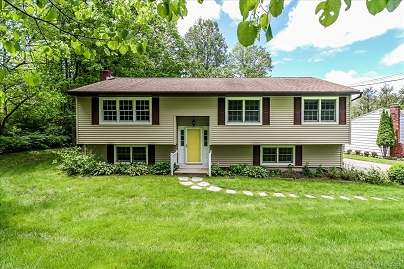 31 Buckingham Rd, New Milford, CT 06776 United States