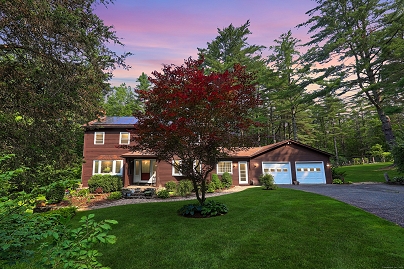 11 College Hill Rd, North Canaan, CT 06024 United States