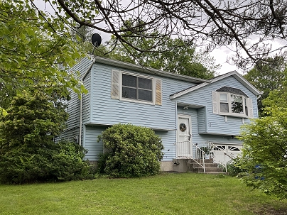 29 Cobblestone Ct, Torrington, CT 06790 United States
