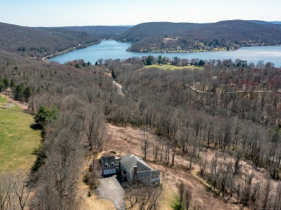 293 Lake Rd, Warren, CT 06777 United States