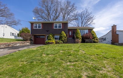 125 Radnor Ln, Watertown, CT 06779 United States