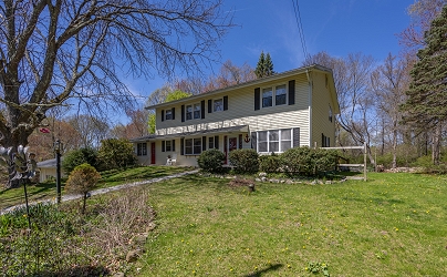 130 Brierwood Dr, Watertown, CT 06795 United States