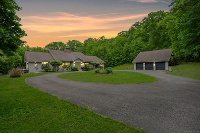220 Church Hill Rd, Woodbury, CT 06798 United States