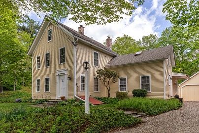 7 Orenaug Ave, Woodbury, CT 06798 United States