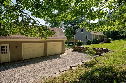 143 Clark Hill Rd, East Haddam, CT 06423 United States
