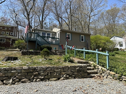17 Knoll Rd, East Haddam, CT 06469 United States