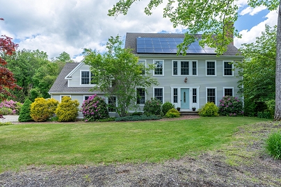 2 Acorn Dr, East Haddam, CT 06423 United States