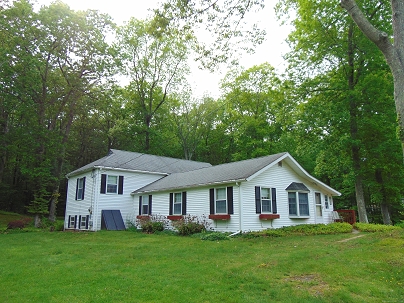 49 Longwood Dr, East Haddam, CT 06423 United States