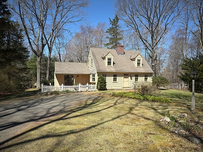 41 Woodland Dr, Essex, CT 06409 United States
