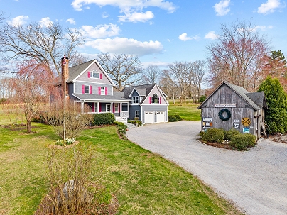 51 Walnut St, Essex, CT 06442 United States