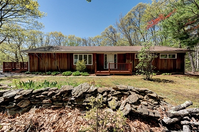 1037 Bartholomew Rd, Middletown, CT 06457 United States