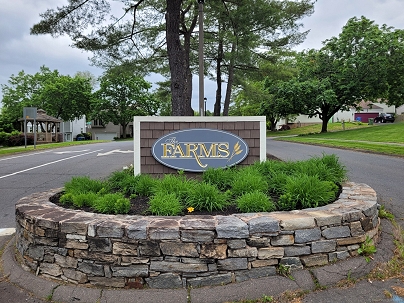 13 Little River Ln, Middletown, CT 06457 United States