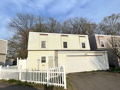 6 Stirling Ct, Middletown, CT 06457 United States