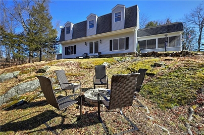8 Whippoorwill Ln, Bethany, CT 06524 United States