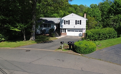 19 Arrowhead Ln, Branford, CT 06405 United States