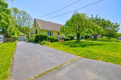 24 Toole Dr, Branford, CT 06405 United States