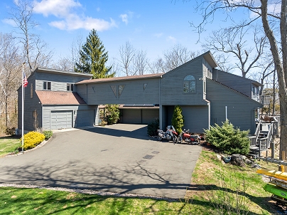 46 Wallace Rd, Branford, CT 06405 United States