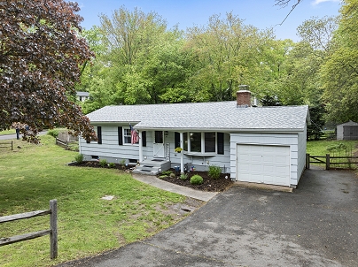 52 Pine Orchard Rd, Branford, CT 06405 United States