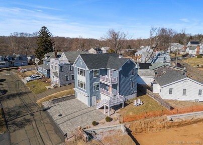 9 4th Ave, Branford, CT 06405 United States