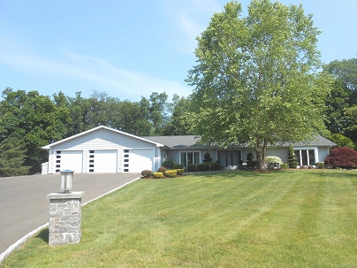 9 Mirage Dr, Branford, CT 06405 United States