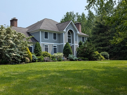 3 Mountaincrest Dr, Cheshire, CT 06410 United States