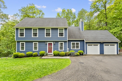 12 Colonial Heights Rd, East Haven, CT 06473 United States