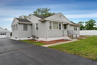 34 River St, East Haven, CT 06512 United States