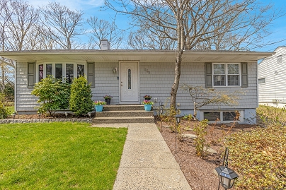 654 Bradley St, East Haven, CT 06512 United States