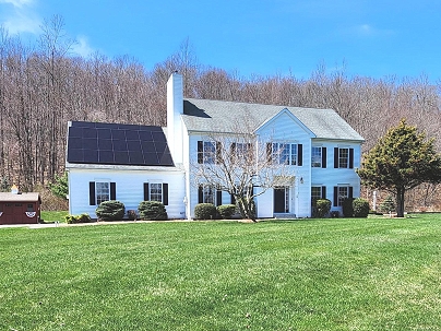 18 Nature Trl, Hamden, CT 06518 United States