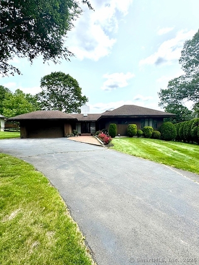 21 Country Club Dr, Hamden, CT 06514 United States