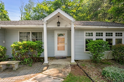 28 Tanglewood Dr, Hamden, CT 06518 United States