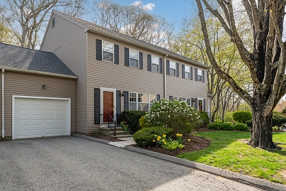 11 Strathmore Ln, Madison, CT 06443 United States