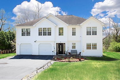 155 Riverside Dr, Meriden, CT 06451 United States