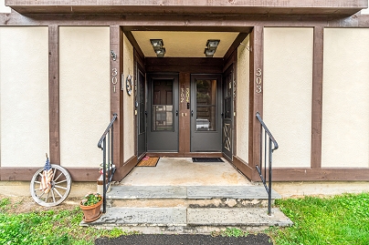 304 Foxwood Ln, Milford, CT 06461 United States