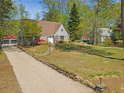 41 Cedarhurst Ln, Milford, CT 06461 United States