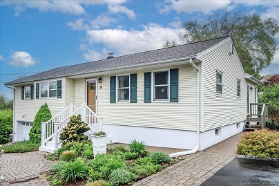 18 Mckinley St, Naugatuck, CT 06770 United States