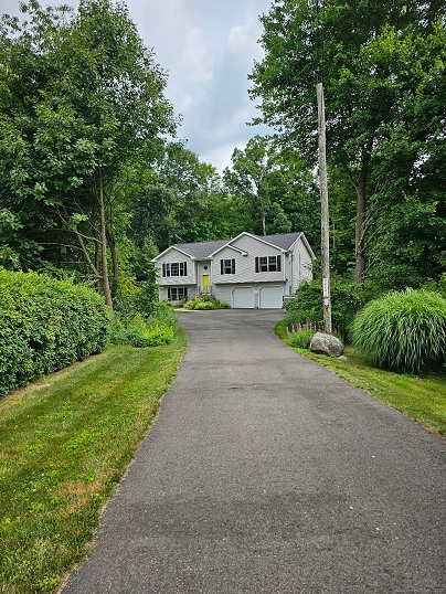 29 Bridle Trail Dr, Naugatuck, CT 06770 United States