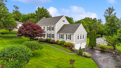 10 Maria Todd Rd, North Branford, CT 06472 United States