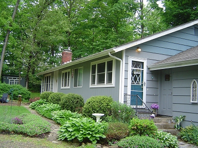 127 Linsley Lake Rd, North Branford, CT 06471 United States