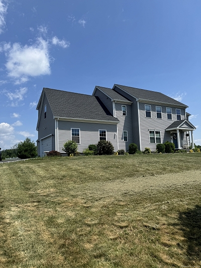 17 Farmington Dr, North Branford, CT 06471 United States