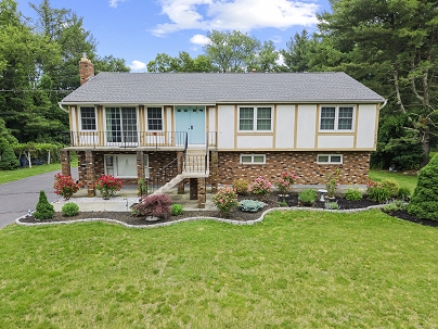 21 Sunnyside Dr, North Branford, CT 06472 United States