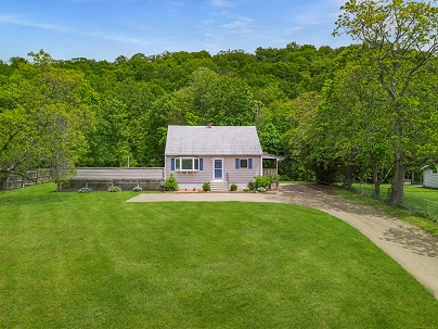 251 Forest Rd, North Branford, CT 06472 United States