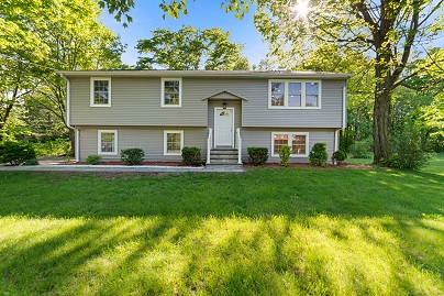 26 Maple Ave, North Haven, CT 06473 United States